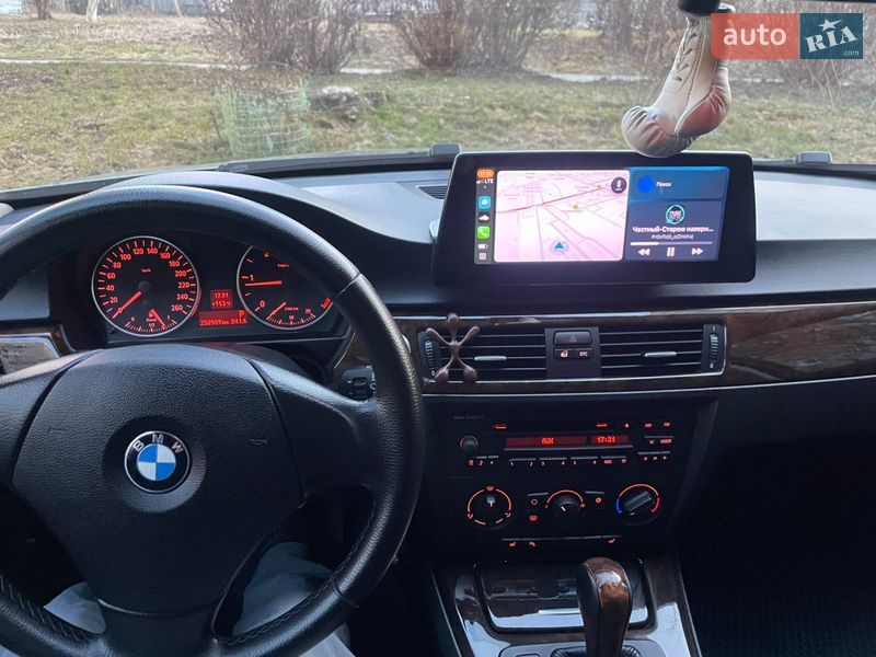 Седан BMW 3 Series 2005 в Львове