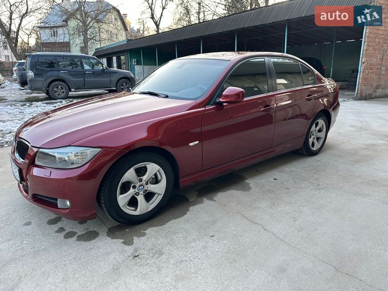 Седан BMW 3 Series 2010 в Черновцах