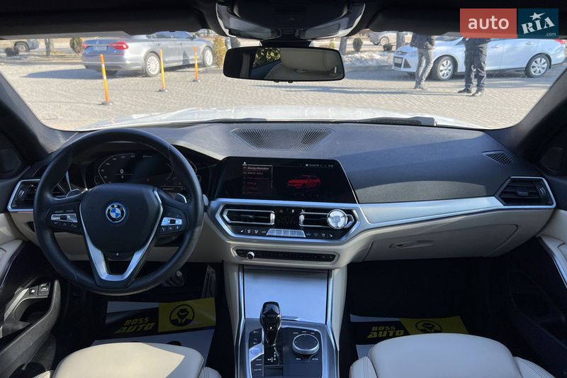 Седан BMW 3 Series 2022 в Львове