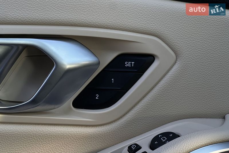 Седан BMW 3 Series 2022 в Львове