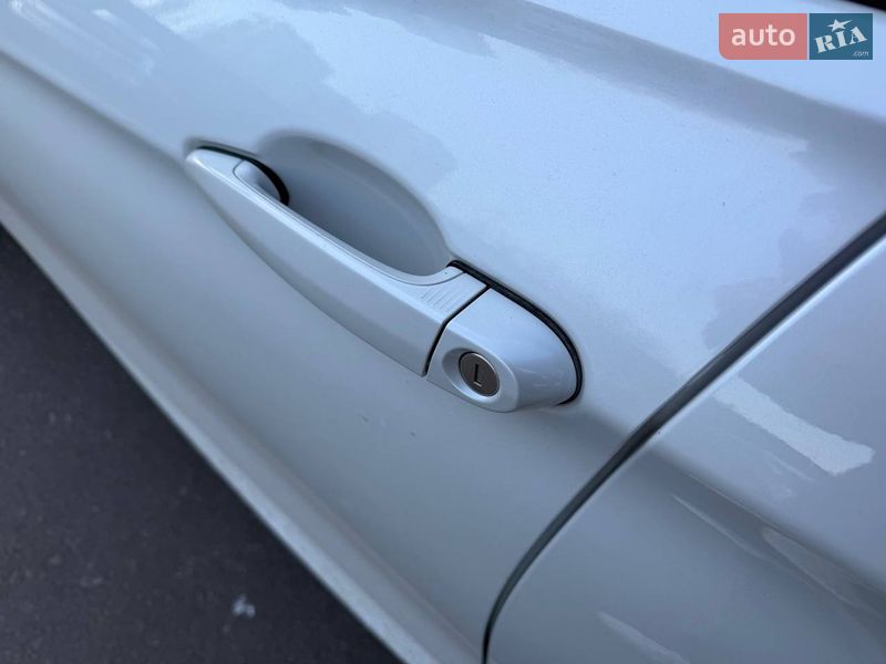 Седан BMW 3 Series 2012 в Киеве