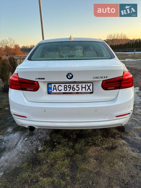 Седан BMW 3 Series 2016 в Маневичах