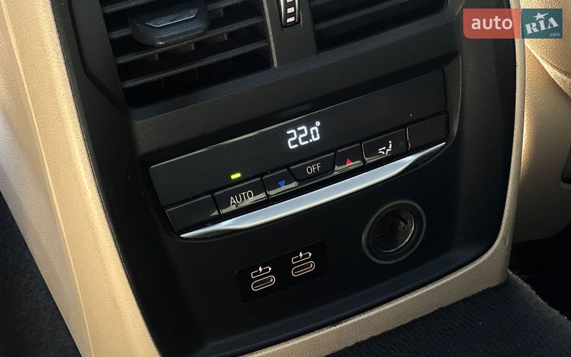 Седан BMW 3 Series 2019 в Львове