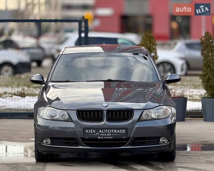Седан BMW 3 Series 2005 в Киеве