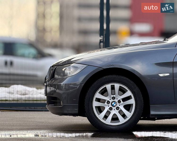 Седан BMW 3 Series 2005 в Киеве