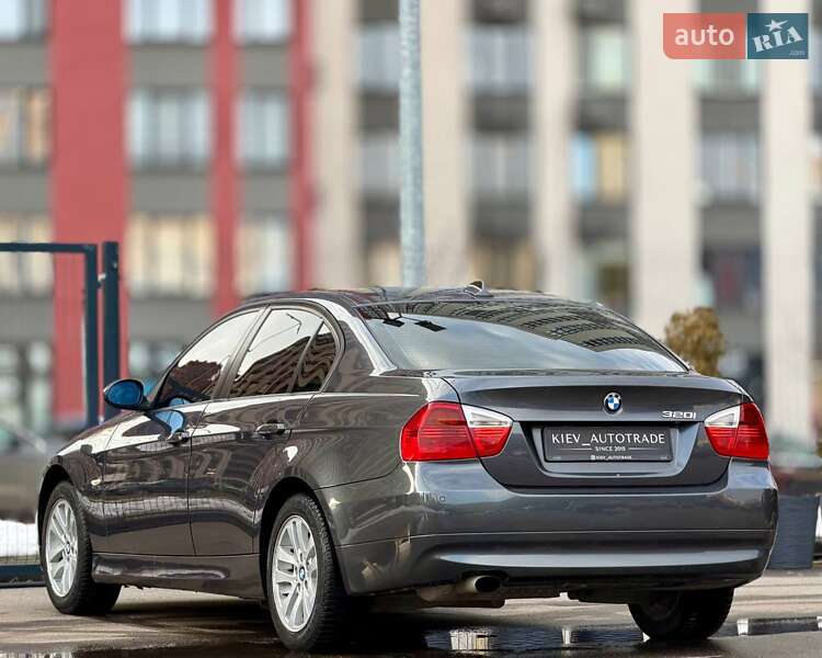 Седан BMW 3 Series 2005 в Киеве
