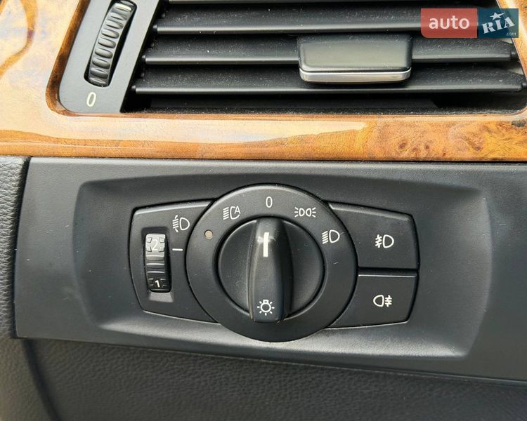 Седан BMW 3 Series 2005 в Киеве