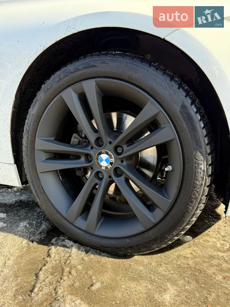 Седан BMW 3 Series 2018 в Киеве