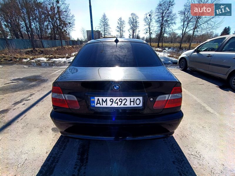 Седан BMW 3 Series 2004 в Романіву