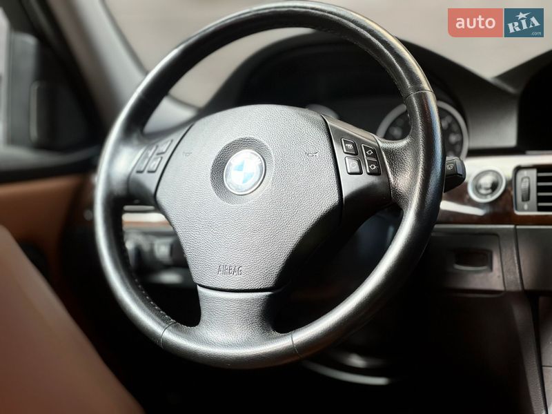 Седан BMW 3 Series 2011 в Николаеве