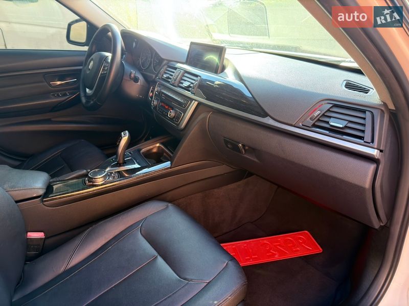 Седан BMW 3 Series 2015 в Луцке