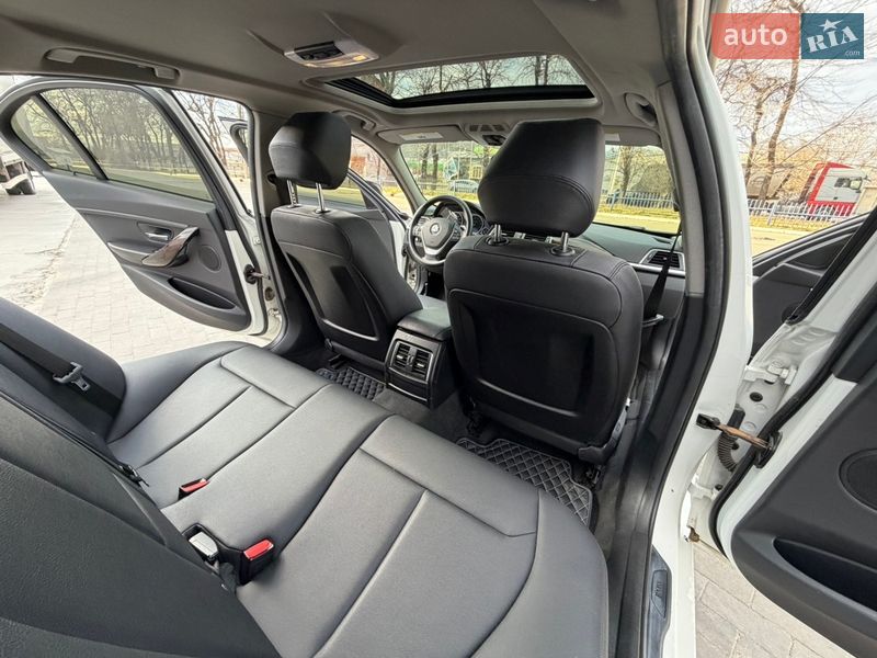 Седан BMW 3 Series 2016 в Одессе