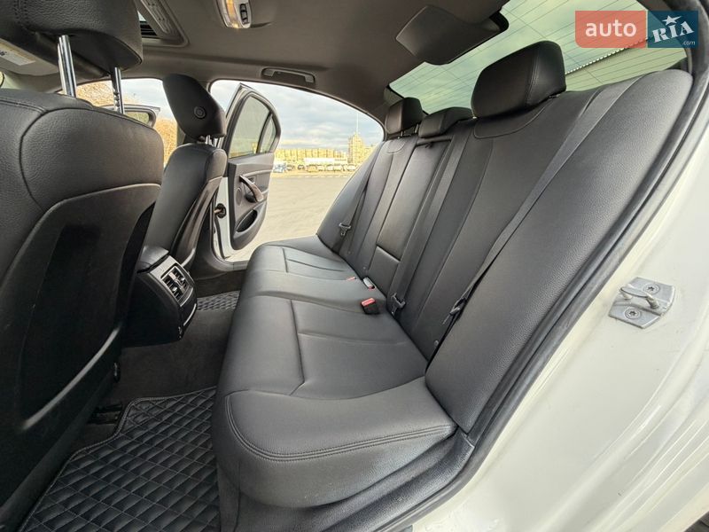 Седан BMW 3 Series 2016 в Одессе