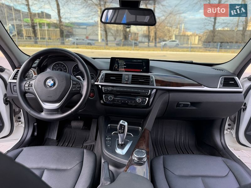 Седан BMW 3 Series 2016 в Одессе