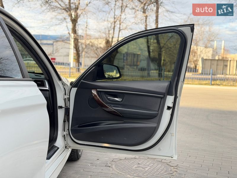 Седан BMW 3 Series 2016 в Одессе