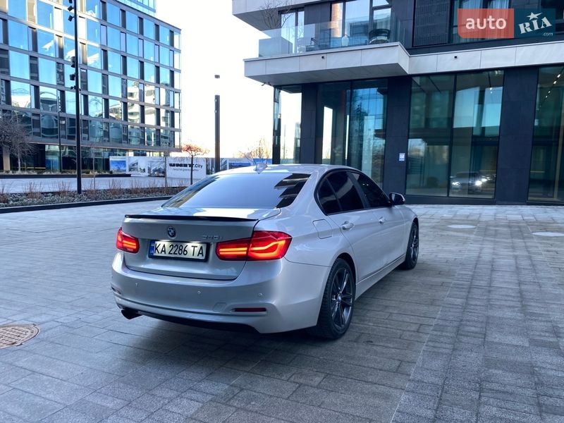Седан BMW 3 Series 2016 в Киеве