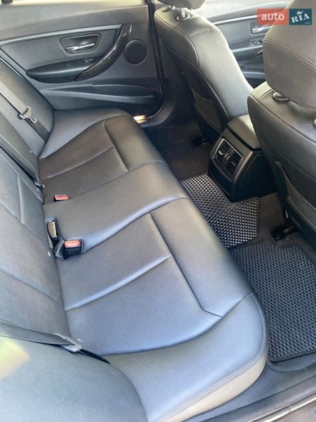 Седан BMW 3 Series 2016 в Киеве