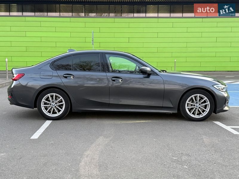 Седан BMW 3 Series 2019 в Киеве