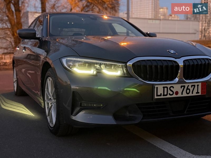 Седан BMW 3 Series 2019 в Киеве