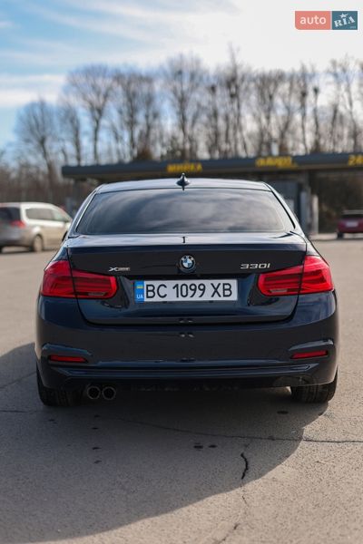 Седан BMW 3 Series 2016 в Львове