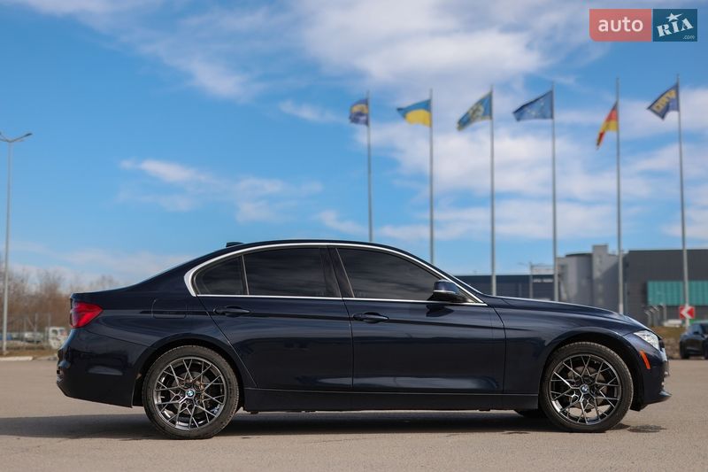 Седан BMW 3 Series 2016 в Львове