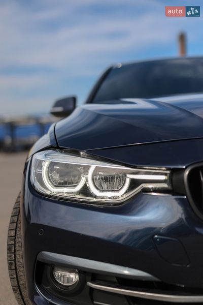 Седан BMW 3 Series 2016 в Львове