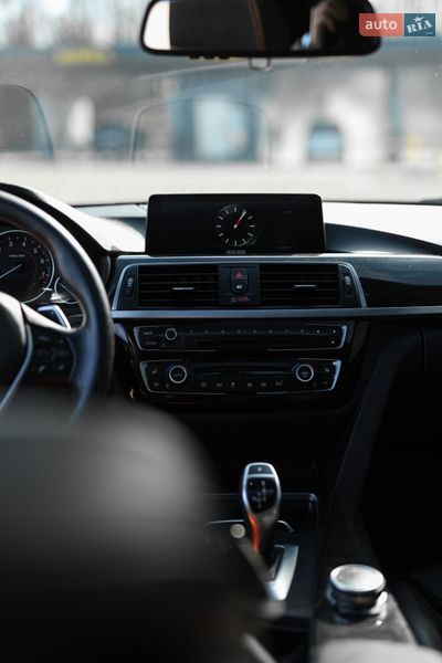Седан BMW 3 Series 2016 в Львове