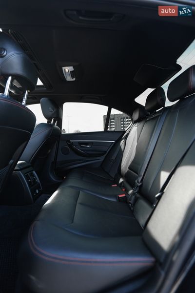 Седан BMW 3 Series 2016 в Львове