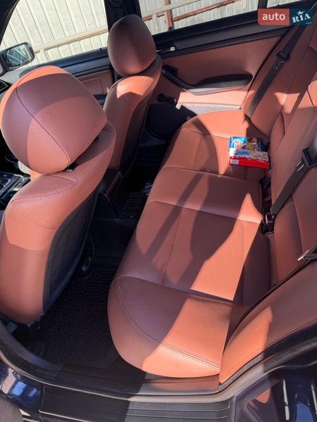 Седан BMW 3 Series 2003 в Кам'янець-Подільському