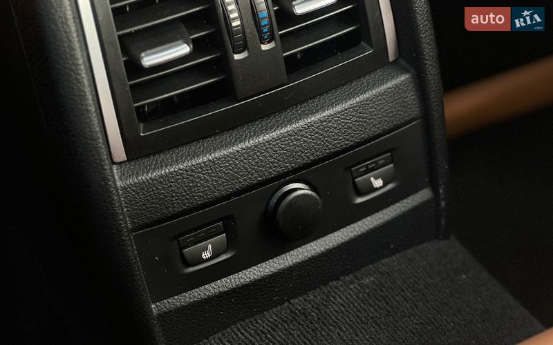 Седан BMW 3 Series 2018 в Львове