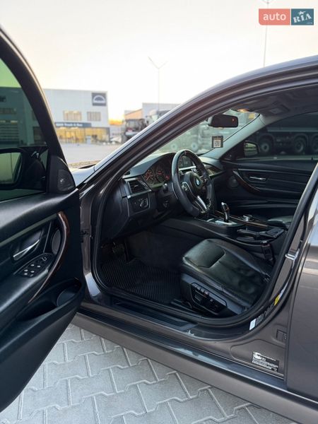 Седан BMW 3 Series 2013 в Черновцах