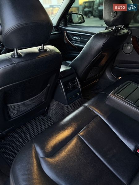 Седан BMW 3 Series 2013 в Черновцах