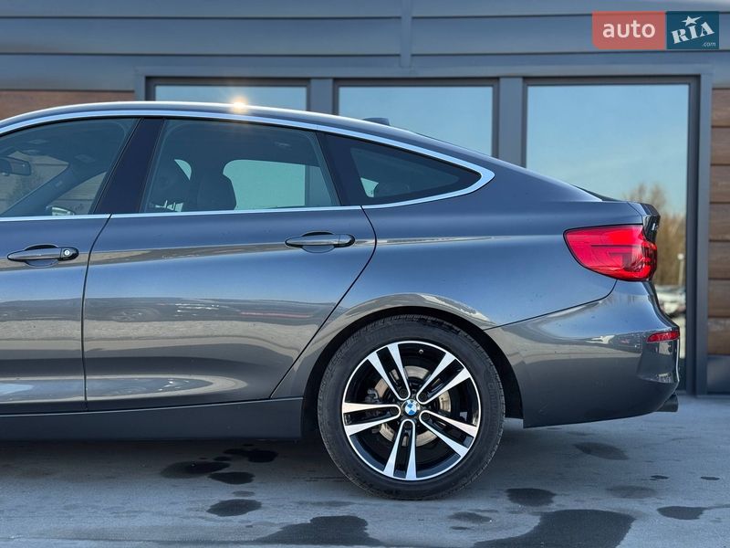 Седан BMW 3 Series 2017 в Ровно