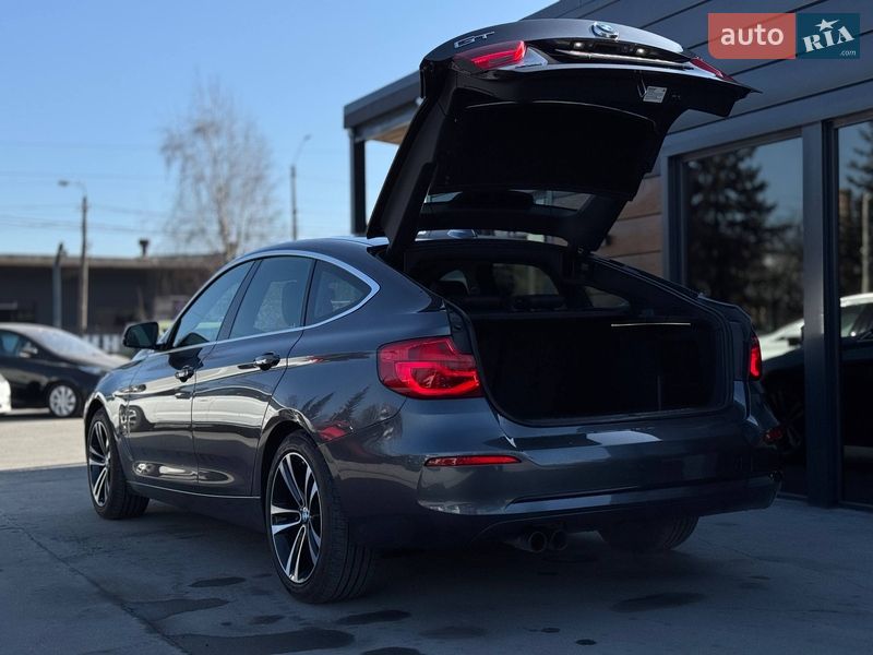 Седан BMW 3 Series 2017 в Ровно