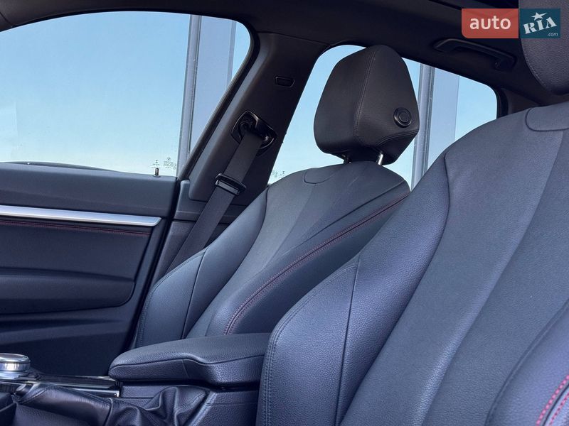Седан BMW 3 Series 2017 в Ровно
