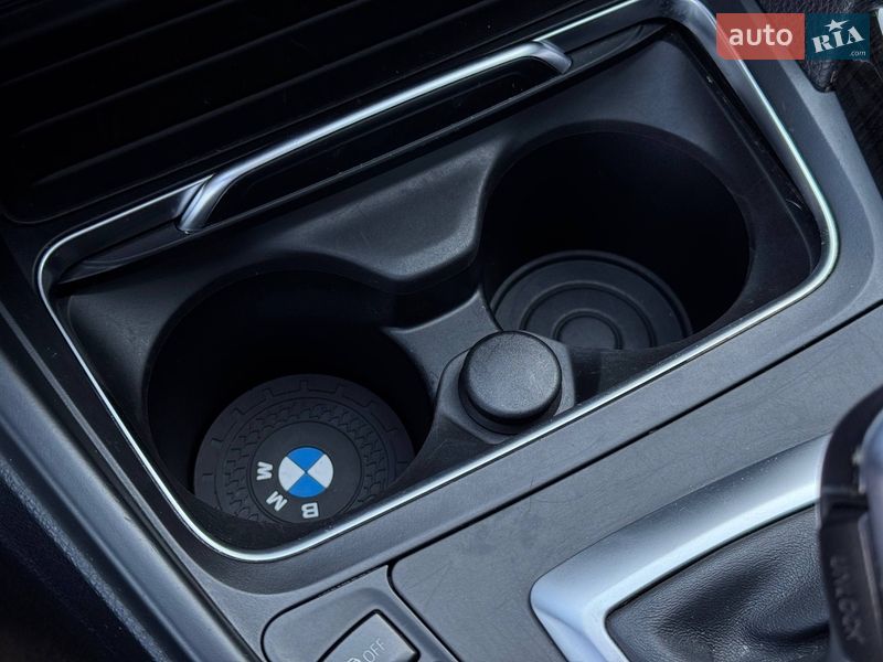 Седан BMW 3 Series 2017 в Ровно