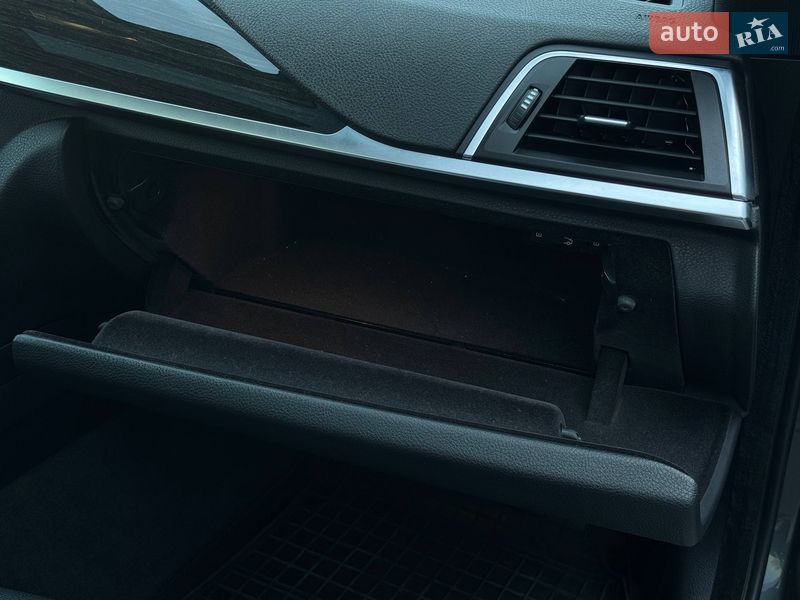 Седан BMW 3 Series 2017 в Ровно