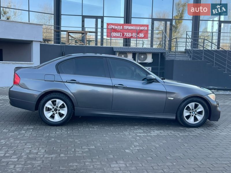 Седан BMW 3 Series 2005 в Ровно