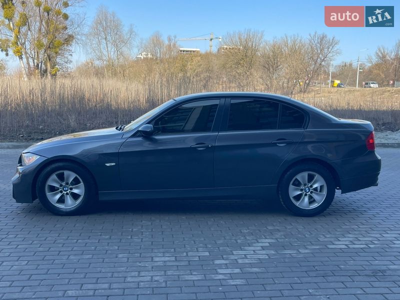 Седан BMW 3 Series 2005 в Ровно