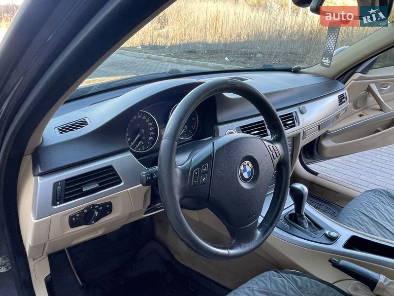 Седан BMW 3 Series 2005 в Ровно