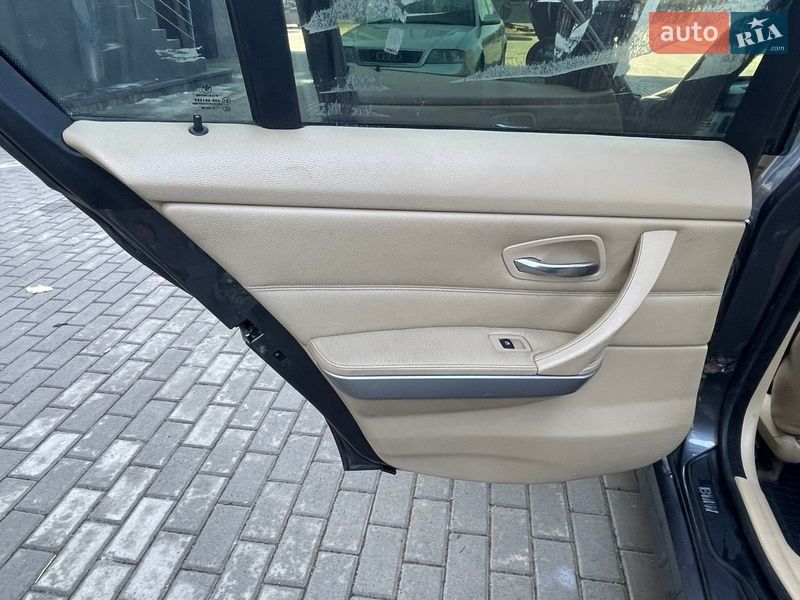 Седан BMW 3 Series 2005 в Ровно
