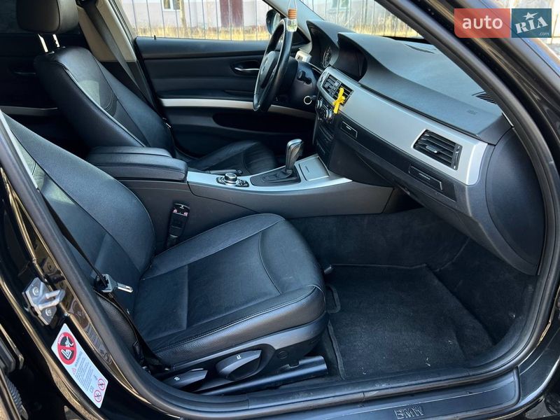 Седан BMW 3 Series 2010 в Одессе