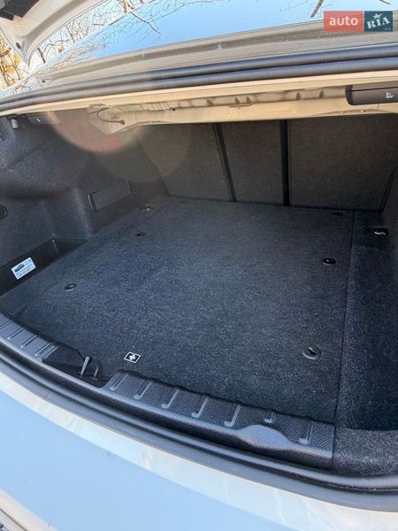 Седан BMW 3 Series 2017 в Ірпені