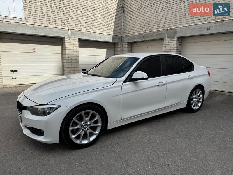 Седан BMW 3 Series 2013 в Ровно