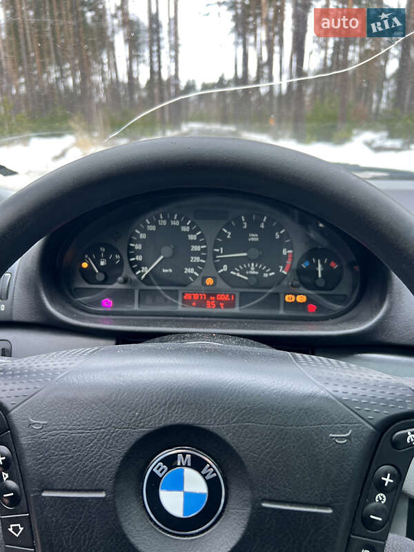 Седан BMW 3 Series 2002 в Киеве
