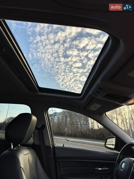 Седан BMW 3 Series 2015 в Львове