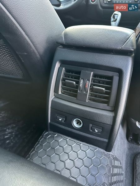 Седан BMW 3 Series 2015 в Львове