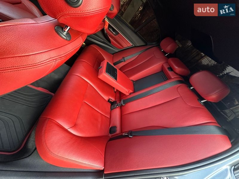 Седан BMW 3 Series 2012 в Умані