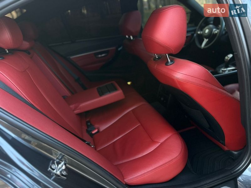 Седан BMW 3 Series 2012 в Умані