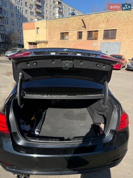 Седан BMW 3 Series 2016 в Киеве